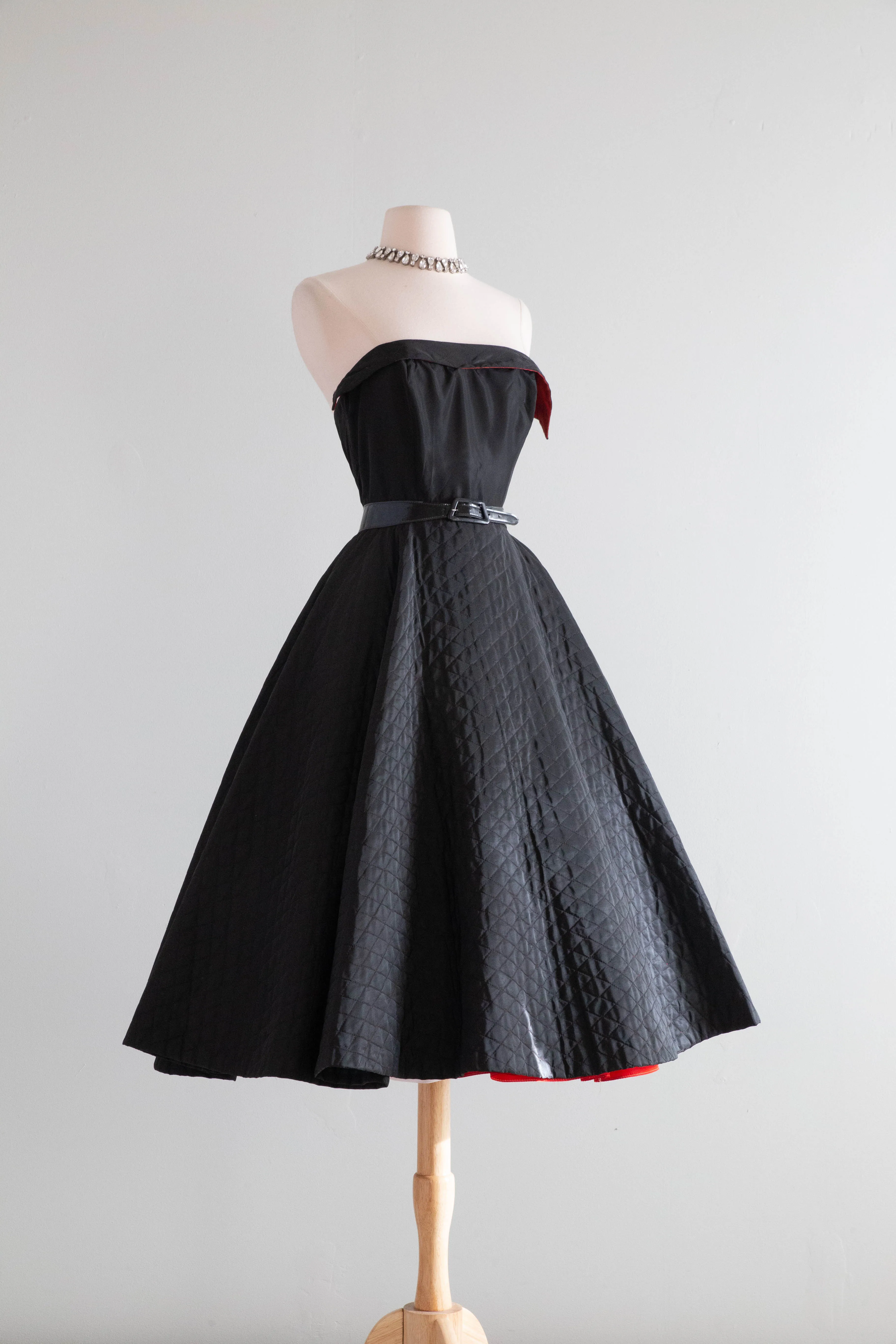 Fabulous 1950's Quilted Taffeta Black Party Dress With A Touch of Red / XS