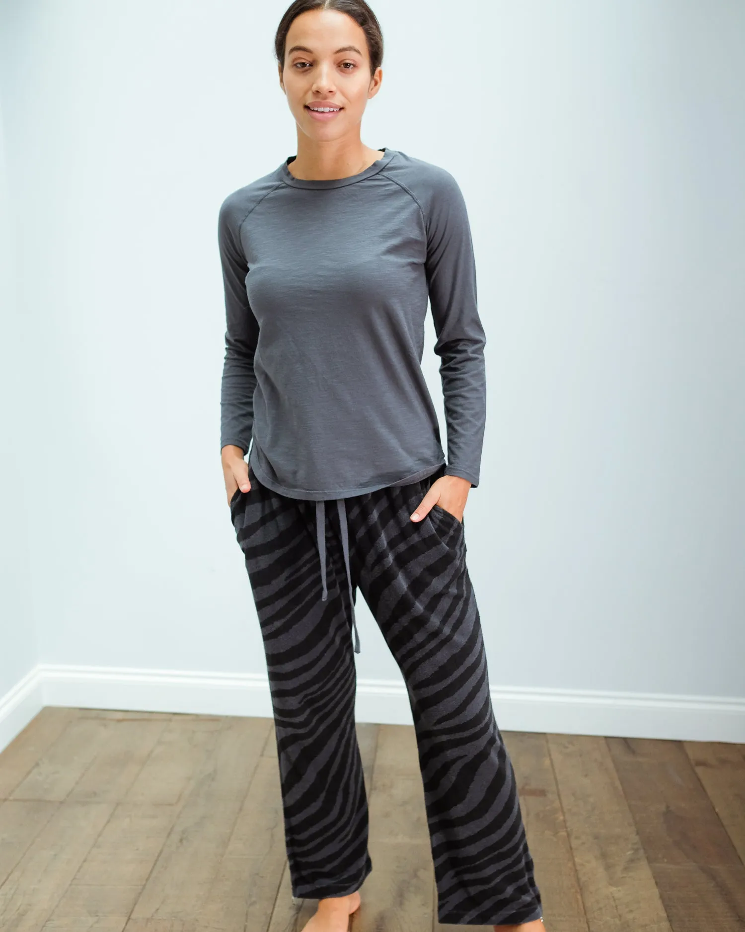 JU Plain LS tex crew in charcoal
