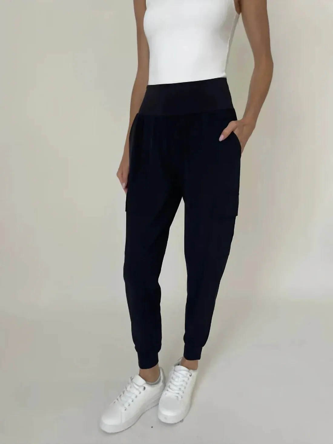 Six Fifty Kristie Lightweight Jogger - Black
