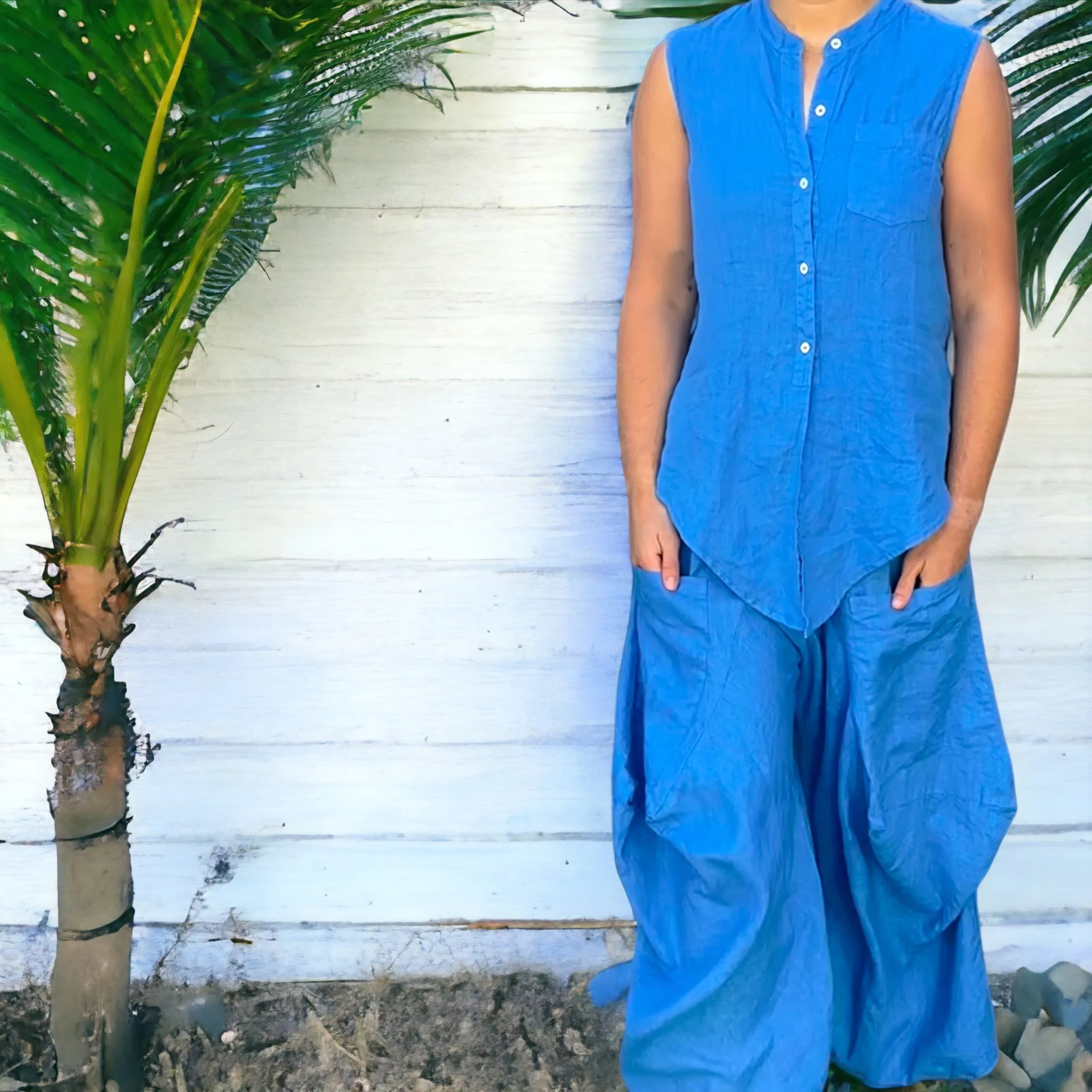 Sleeveless Tail Shirt