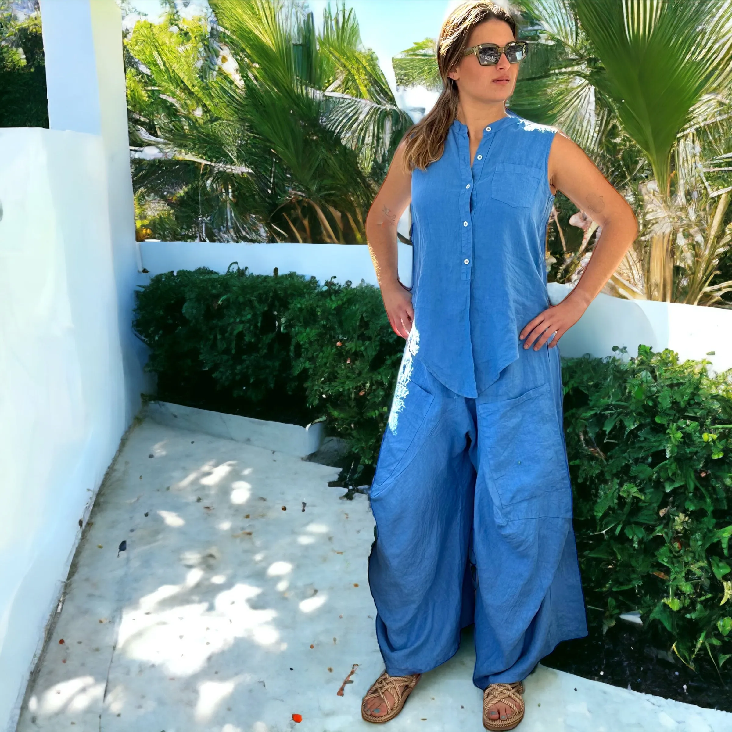 Sleeveless Tail Shirt