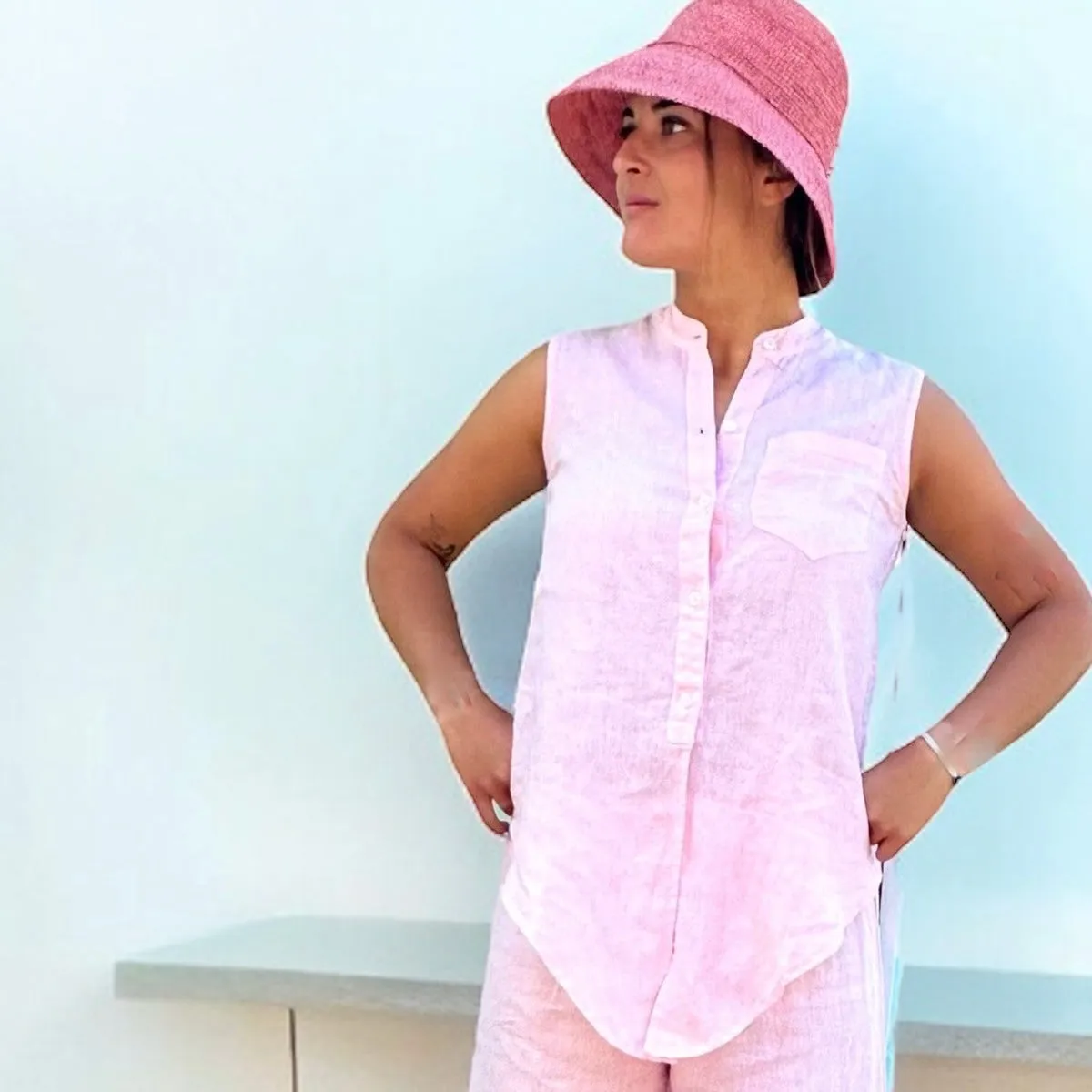 Sleeveless Tail Shirt